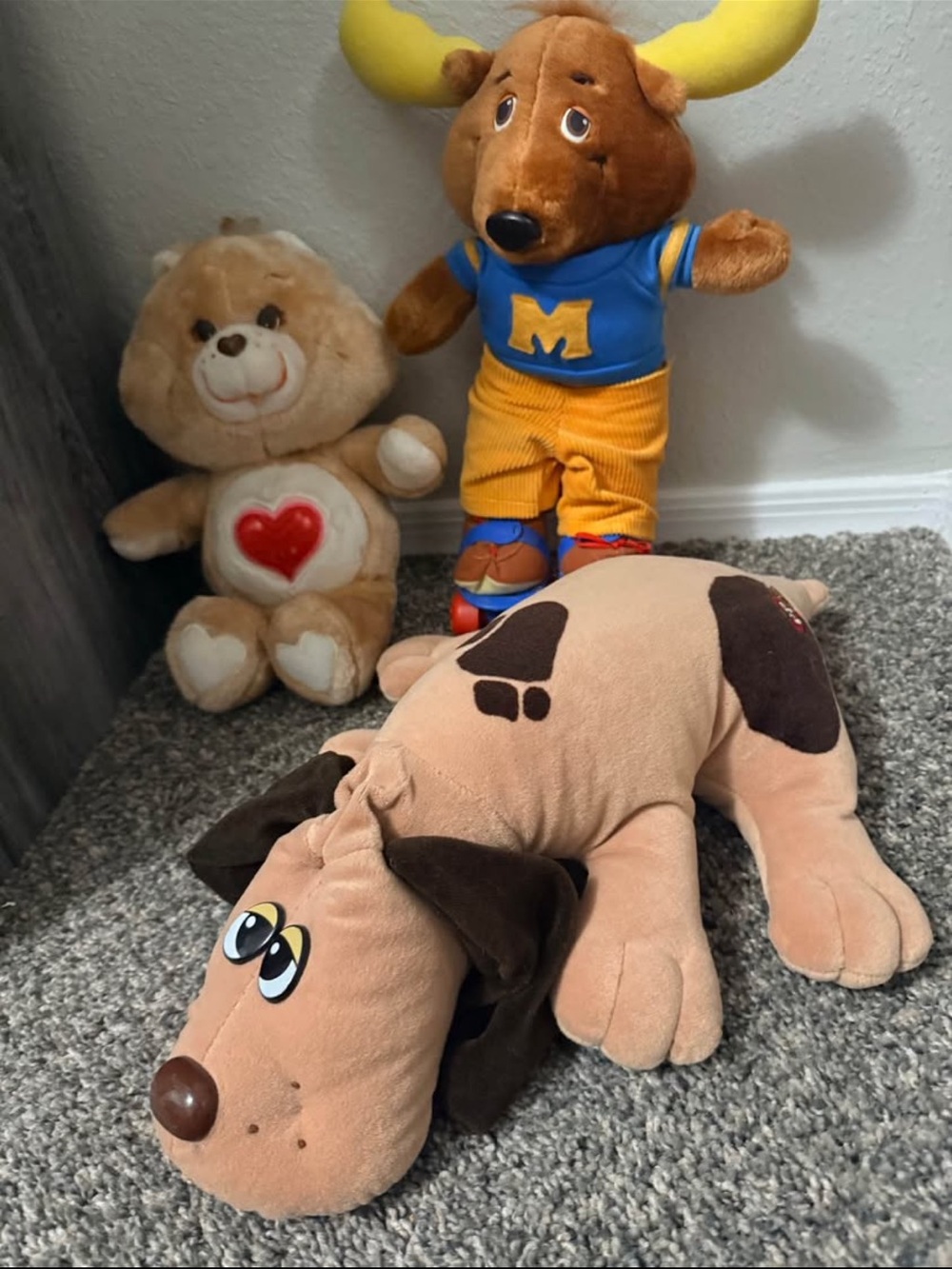 Lot -Vintage stuffed toys. Pound puppy/Tenderheart/Montgomery Moose